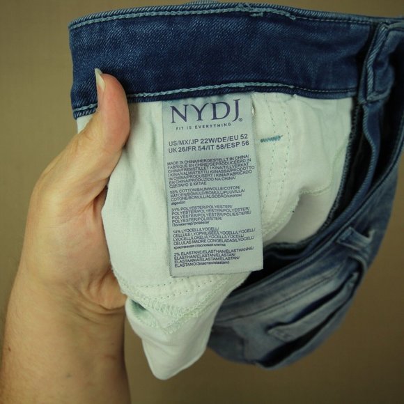 NYDJ Marilyn Straight Crop Jeans Women's Size 22W Clean Affection Wash Denim - Picture 7 of 9